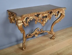 Importante console d’applique en bois doré, style Louis XV – Milieu XXe