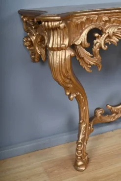 Importante console d’applique en bois doré, style Louis XV – Milieu XXe
