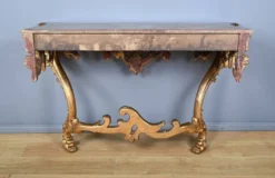 Importante console d’applique en bois doré, style Louis XV – Milieu XXe