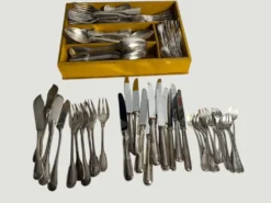 Important lot couverts 118 pièces métal argenté Ercuis, Christofle XXème