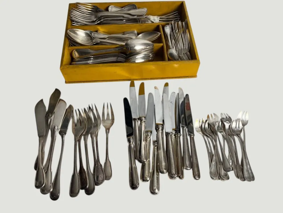 Important lot couverts 118 pièces métal argenté Ercuis, Christofle XXème