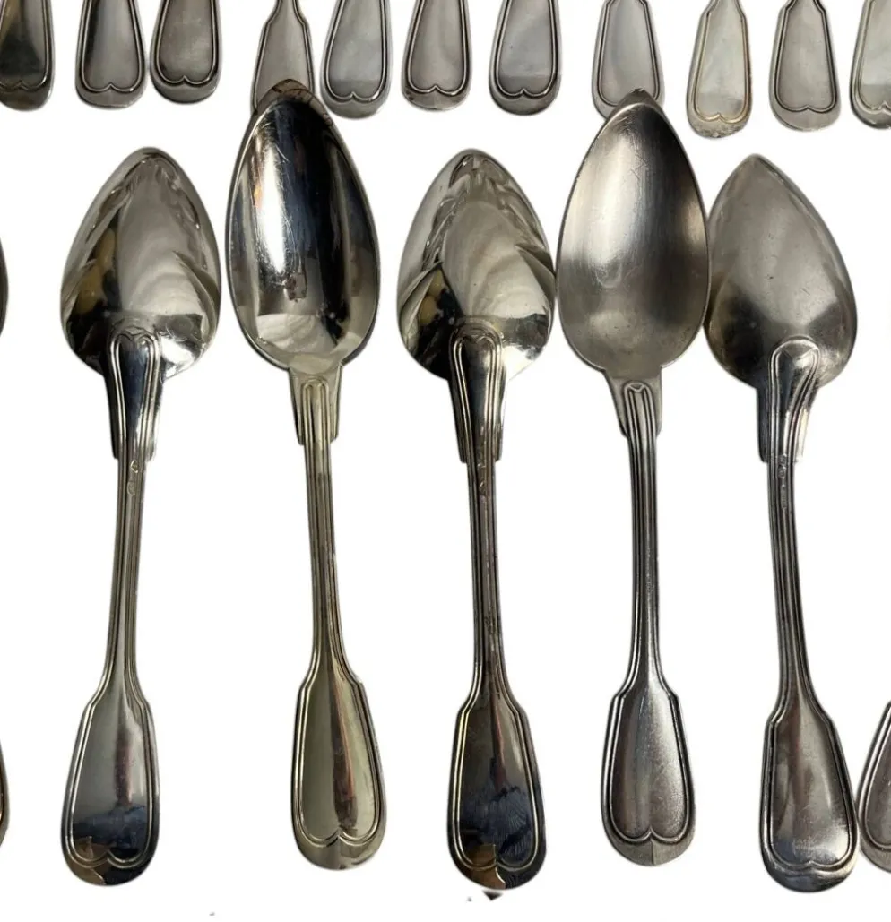 Important lot couverts 118 pièces métal argenté Ercuis, Christofle XXème