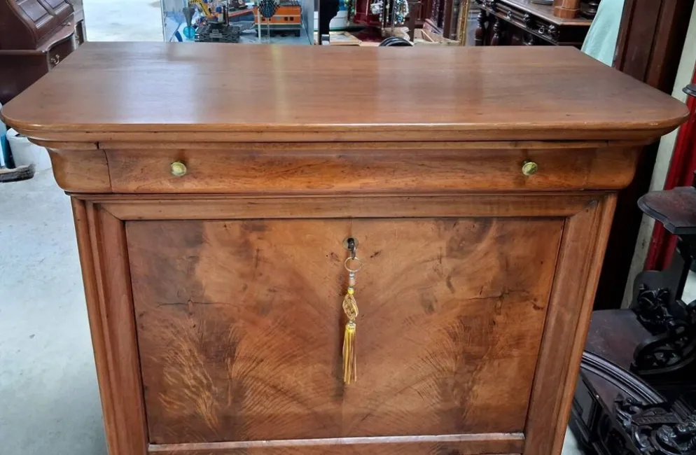 Important secrétaire a doucine époque Louis Philippe en noyer, XIXe siècle