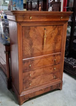 Important secrétaire a doucine époque Louis Philippe en noyer, XIXe siècle
