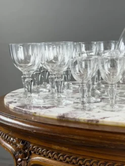 Important service de verres en cristal Baccarat, 43 pièces, XXe Siècle