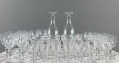 Important service de verres en cristal Baccarat, 43 pièces, XXe Siècle