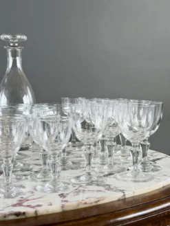 Important service de verres en cristal Baccarat, 43 pièces, XXe Siècle