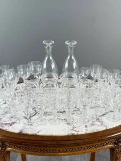 Important service de verres en cristal Baccarat, 43 pièces, XXe Siècle