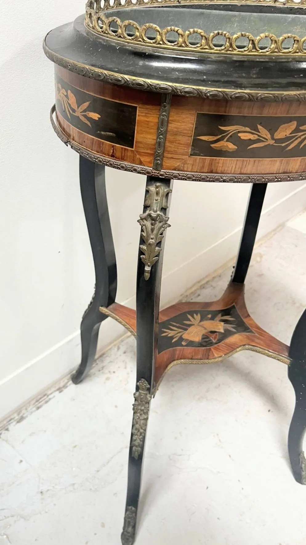 Jardinière Napoléon III en bois noirci et marqueterie de bois clair XIX siè