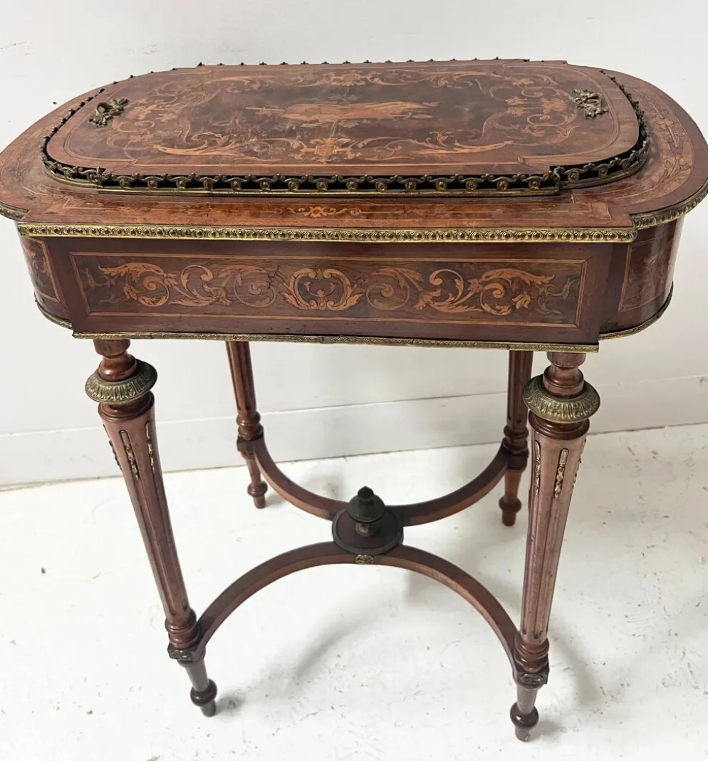 Jardinière Napoléon III en bois de placage XIX siècle