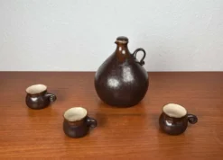 Jarre en céramique de studio allemande Mid-Century Modern avec tasses par Melitta Teubner, années 1960, ensemble de 4