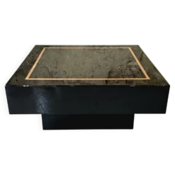 Jean-Claude Mahey, attribuée à – Table basse carrée en laque noire et laito