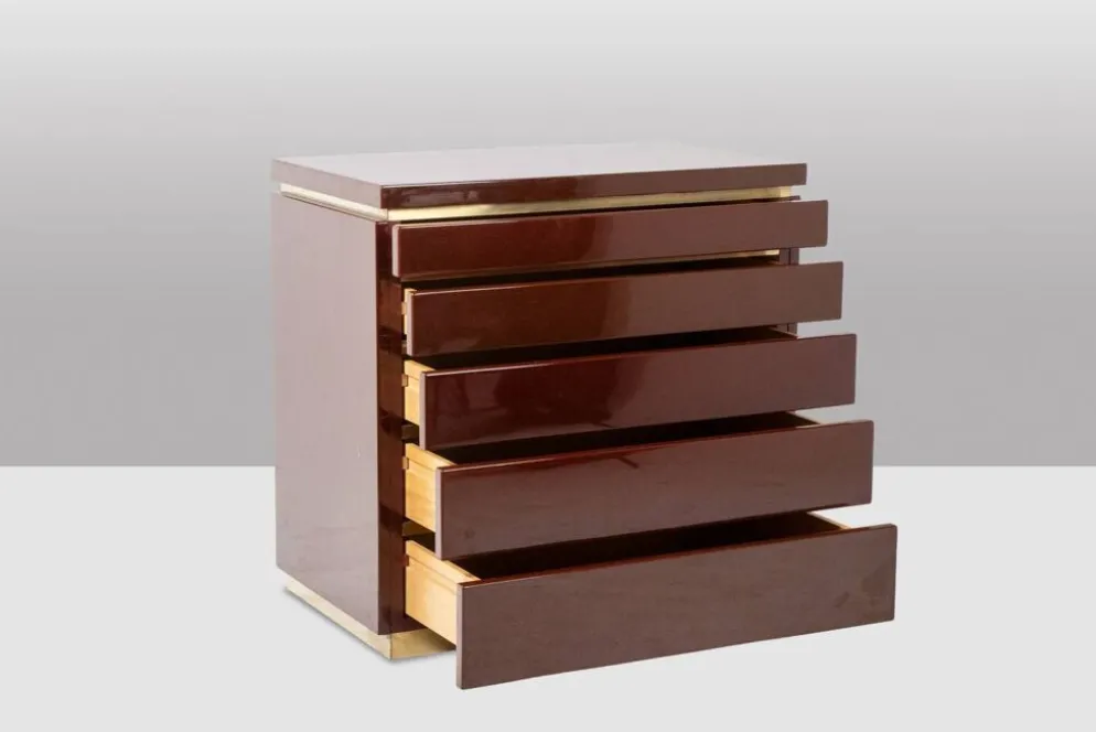 Jean-Claude Mahey. Commode en bois laqué. Années 1970-80.