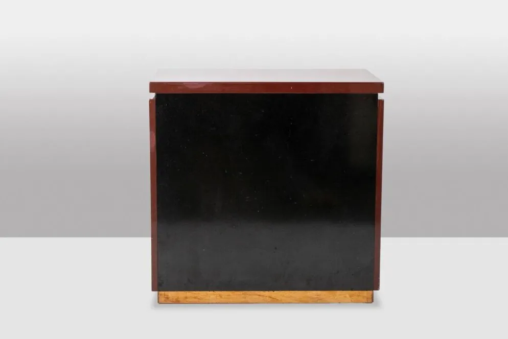 Jean-Claude Mahey. Commode en bois laqué. Années 1970-80.