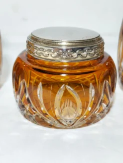 Jeu de toilette en cristal de Bohême. République tchèque, années 1950.