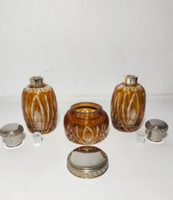 Jeu de toilette en cristal de Bohême. République tchèque, années 1950.