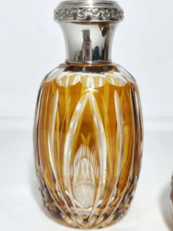 Jeu de toilette en cristal de Bohême. République tchèque, années 1950.
