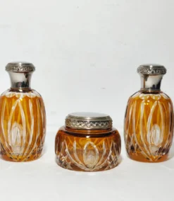 Jeu de toilette en cristal de Bohême. République tchèque, années 1950.