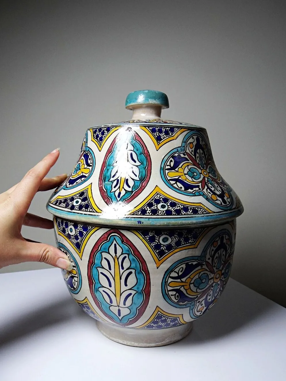 Jobbana ancienne de Fès en faïence polychrome, Maroc XXe