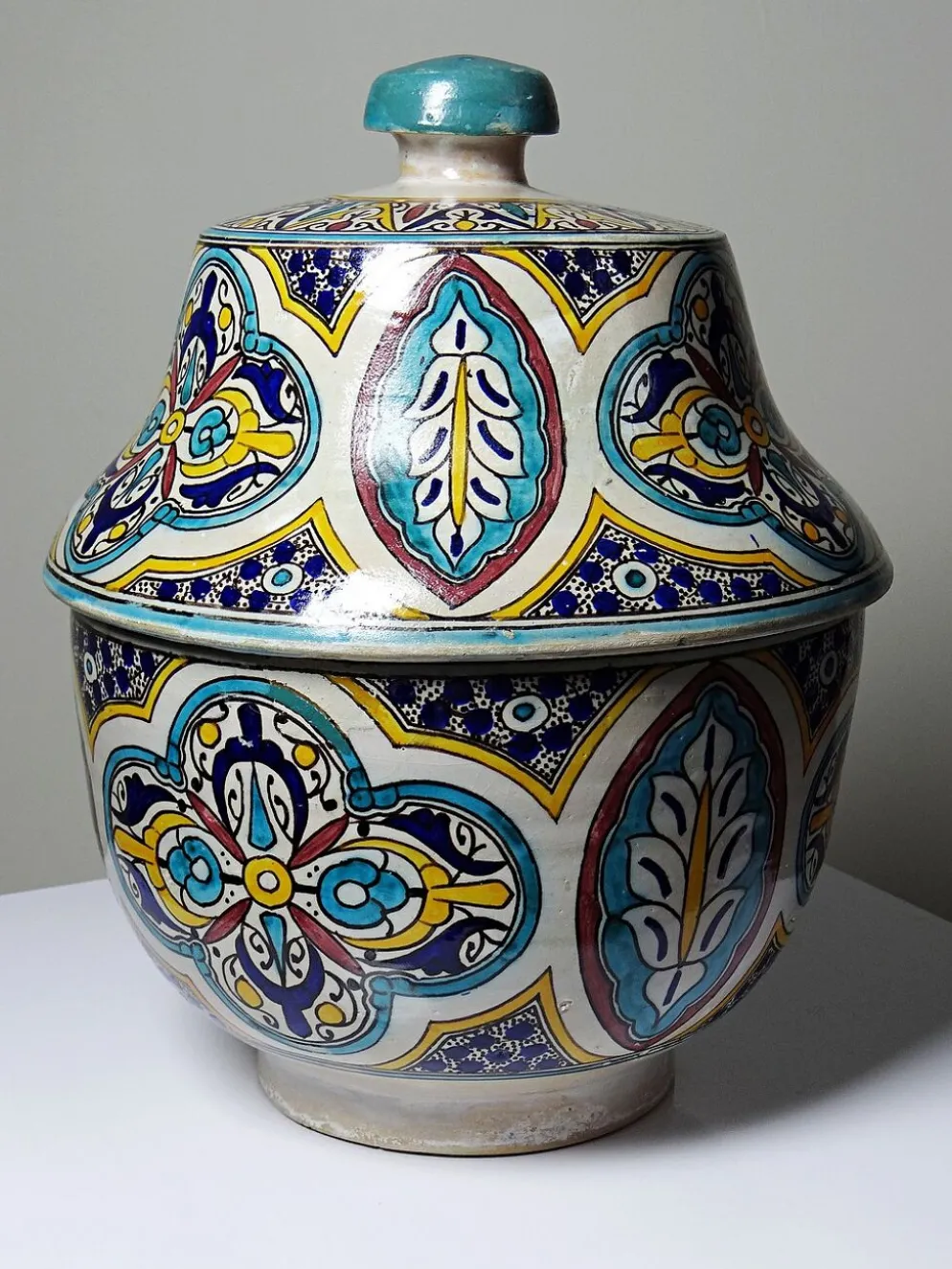 Jobbana ancienne de Fès en faïence polychrome, Maroc XXe
