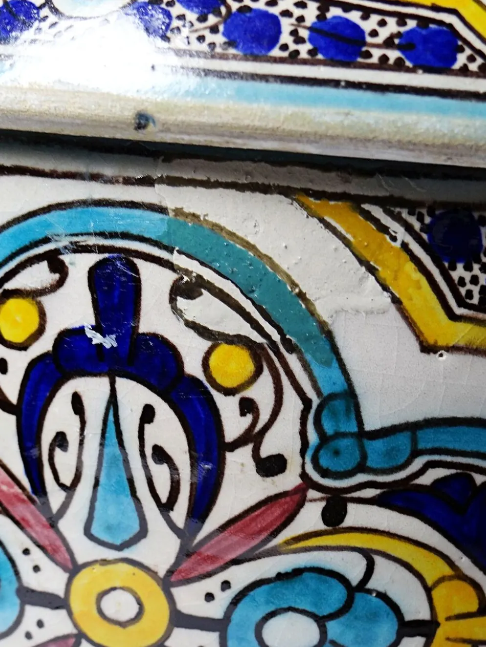 Jobbana ancienne de Fès en faïence polychrome, Maroc XXe