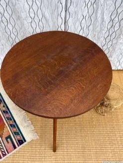 Jolie petite table ronde vintage pieds compas