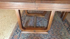 Jolie table à manger carrée en noyer massif style Art Deco / 1930