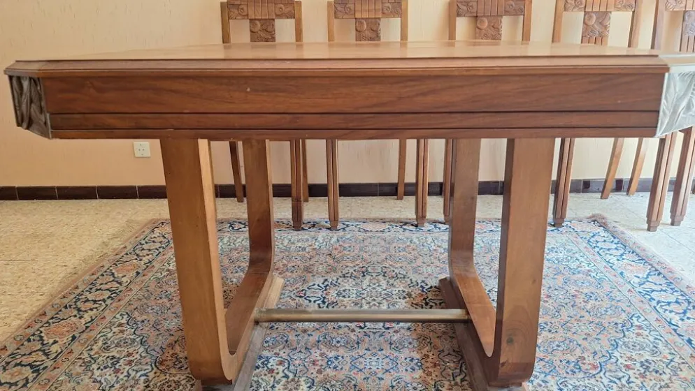 Jolie table à manger carrée en noyer massif style Art Deco / 1930
