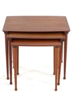 Jørgen Aakjær Jørgensen pour les tables gigognes Møbelintarsia - design danois