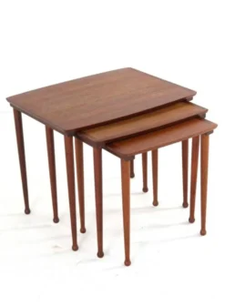 Jørgen Aakjær Jørgensen pour les tables gigognes Møbelintarsia - design danois