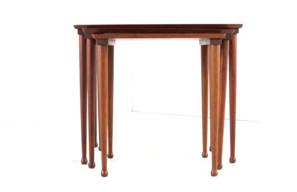 Jørgen Aakjær Jørgensen pour les tables gigognes Møbelintarsia - design danois
