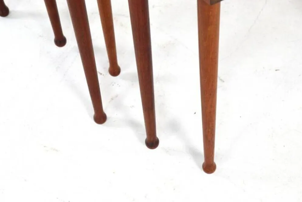 Jørgen Aakjær Jørgensen pour les tables gigognes Møbelintarsia - design danois