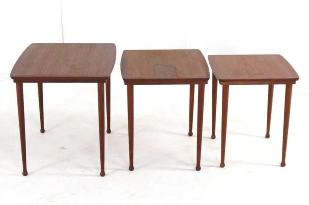 Jørgen Aakjær Jørgensen pour les tables gigognes Møbelintarsia - design danois