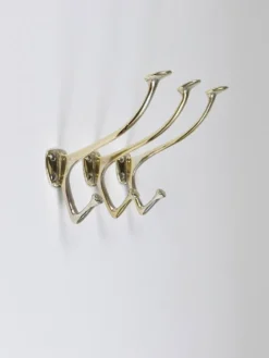 Jusqu'à 6 crochets muraux en nickel et laiton Art Nouveau Adolf Loos Café Capua Vienne, années 1900