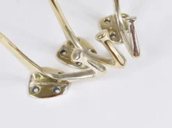 Jusqu'à 6 crochets muraux en nickel et laiton Art Nouveau Adolf Loos Café Capua Vienne, années 1900