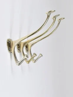 Jusqu'à 6 crochets muraux en nickel et laiton Art Nouveau Adolf Loos Café Capua Vienne, années 1900
