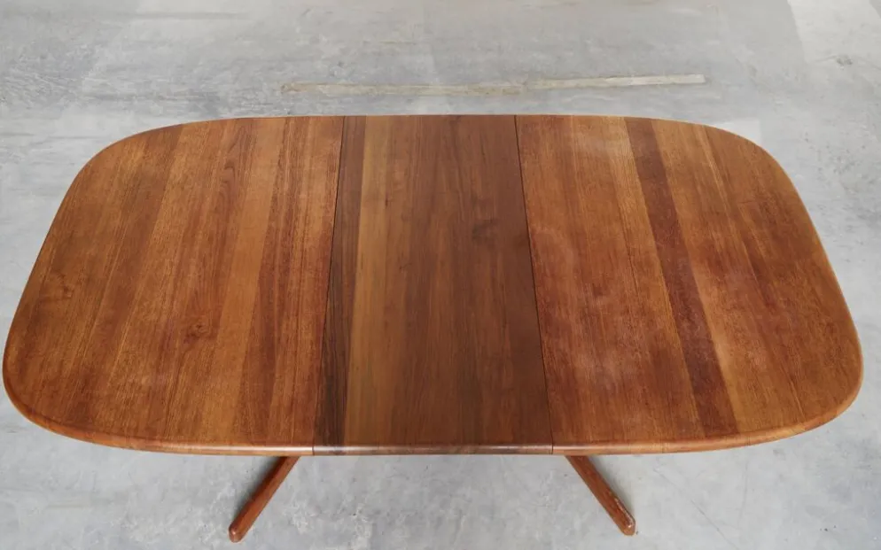 Juul Kristensen superelliptical Mid-Century Dining Zable for Glostrup