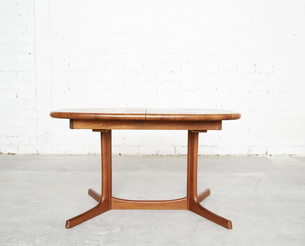 Juul Kristensen superelliptical Mid-Century Dining Zable for Glostrup