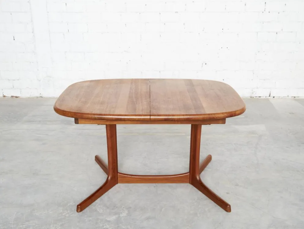 Juul Kristensen superelliptical Mid-Century Dining Zable for Glostrup