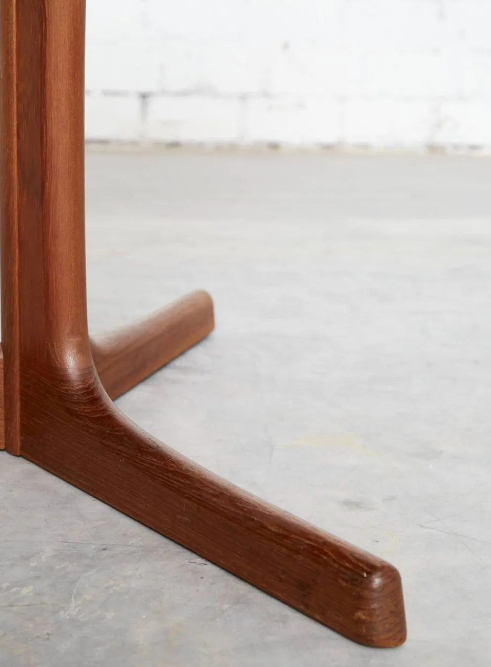 Juul Kristensen superelliptical Mid-Century Dining Zable for Glostrup