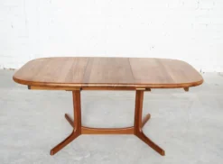 Juul Kristensen superelliptical Mid-Century Dining Zable for Glostrup