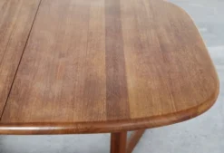 Juul Kristensen superelliptical Mid-Century Dining Zable for Glostrup