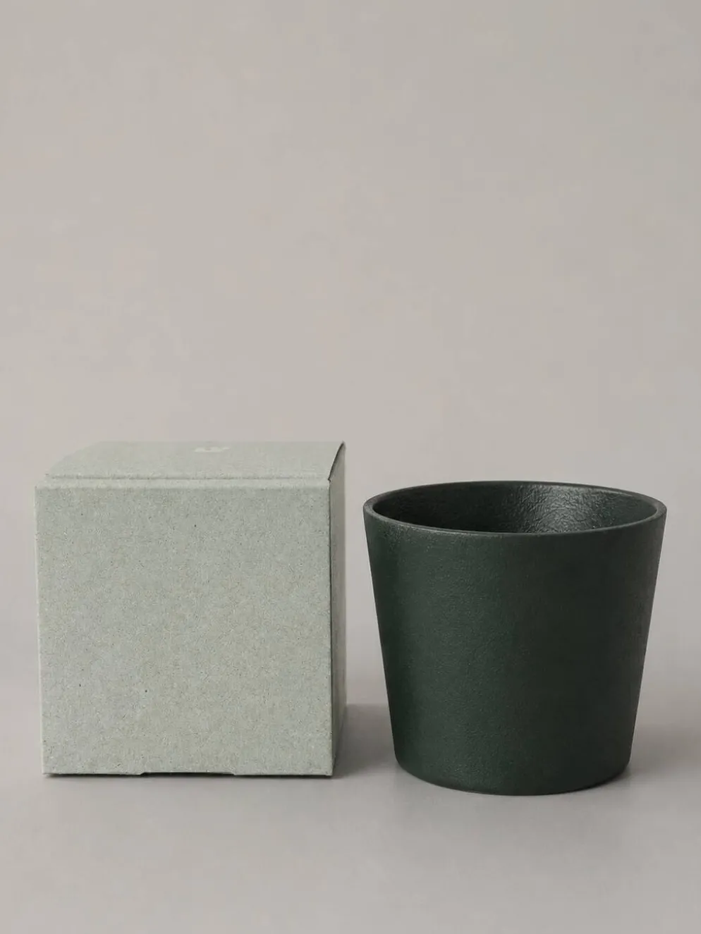 Kissul "kuromidori" (vert pin) - la tasse urushi moderne - kyoto, japon