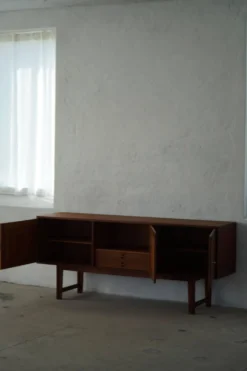 Kurt Østervig, Buffet bas en teck, VAMO, Modernité danoise du milieu du siècle, années 1960