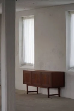 Kurt Østervig, Buffet bas en teck, VAMO, Modernité danoise du milieu du siècle, années 1960