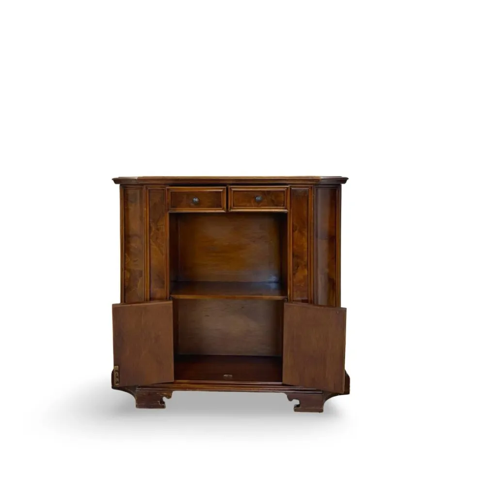 La console vintage élégante classique de Milan, années 1950/1960.