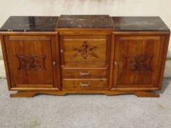 Large buffet en noyer massif, dessus en marbre noir