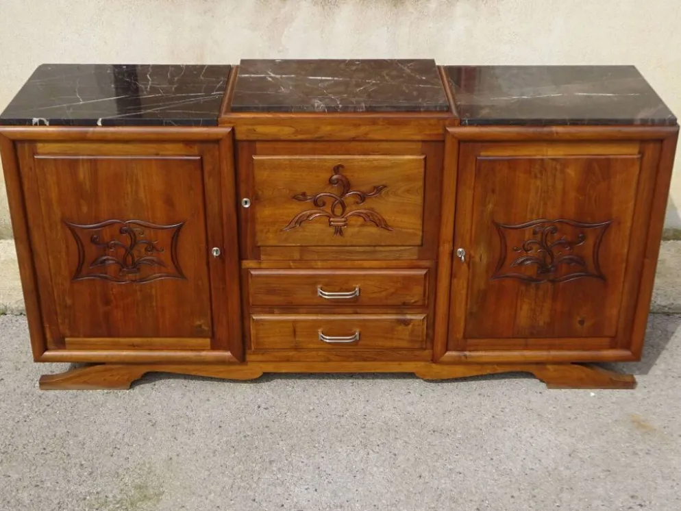 Large buffet en noyer massif, dessus en marbre noir