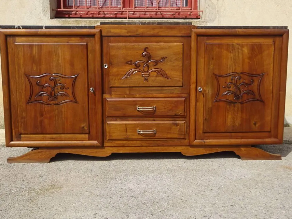 Large buffet en noyer massif, dessus en marbre noir