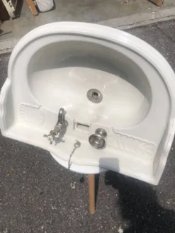 Lavabo ancien mural en porcelaine anglaise Torcher – Robinetterie d'origine